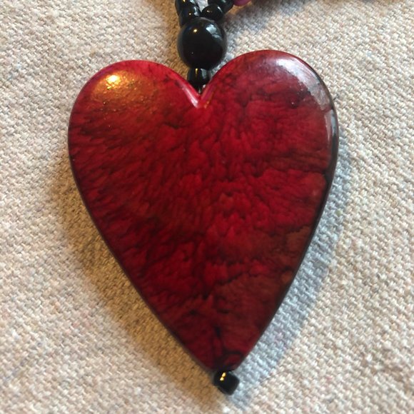 Fun Folk Heart Collier Necklace (with gift box!) - Picture 3 of 6